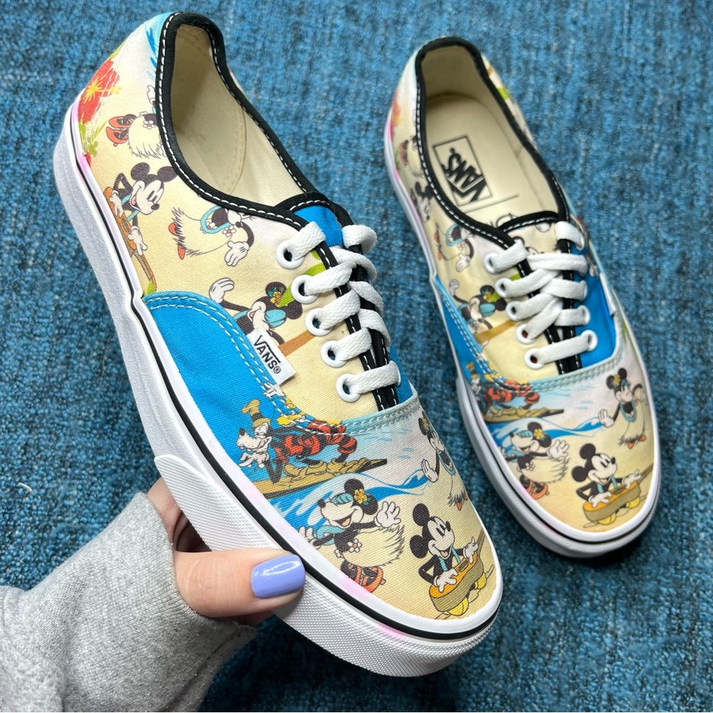 Vans x Disney Authentic Mickey Mouse Aloha Sneakers Limited Edition Women's 10